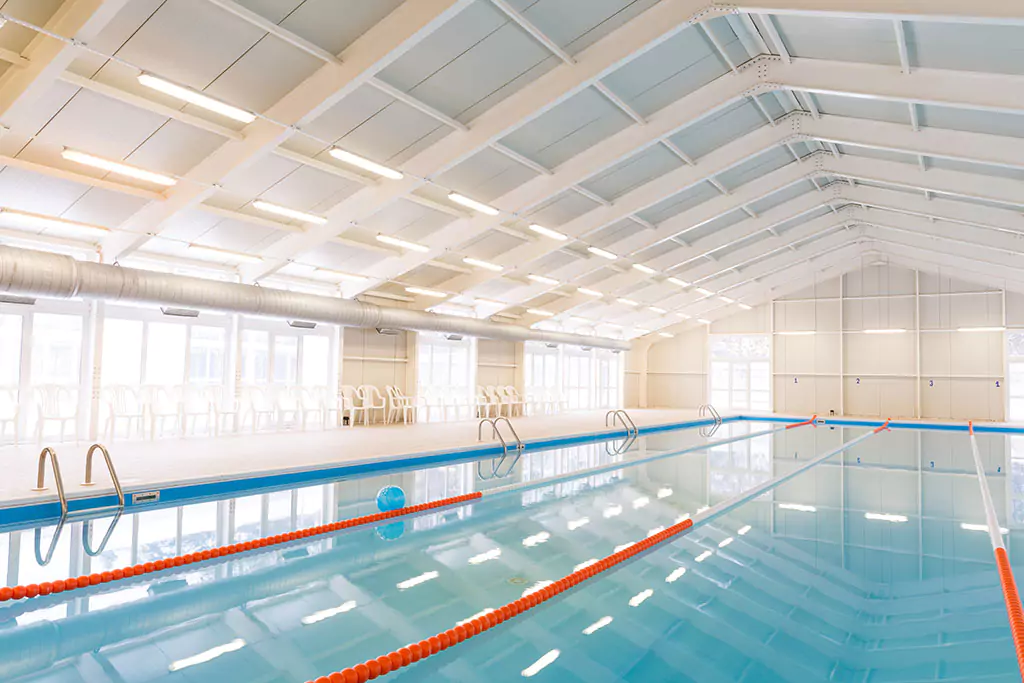 ویژه بانوان استخر روباز نشاط